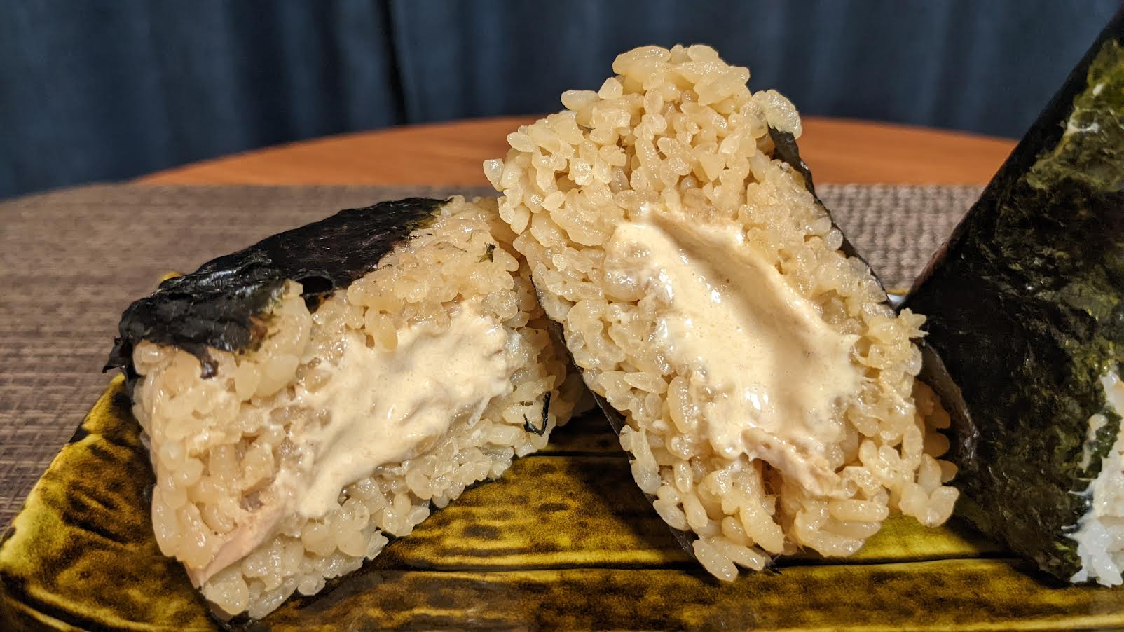 ツナマヨ最高☆ ファミマのツナマヨおむすび2種を食べ比べてみました